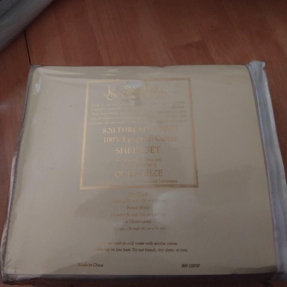 JS Sanders Collection Queen Sheets Set - Picture 3 of 3